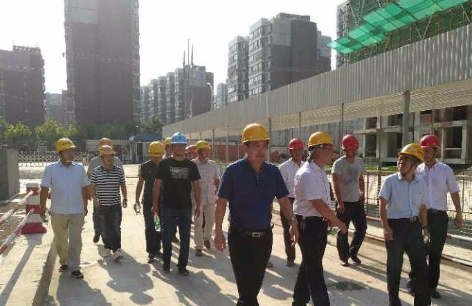 市建設(shè)局楊明局長(zhǎng)帶隊(duì)進(jìn)行建筑施工安全大檢查工作